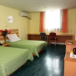Home Inn Shanghai Hongqiao Beihong Road Beixinjing Metro Station