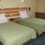 Home Inn Shanghai Hongqiao Beihong Road Beixinjing Metro Station