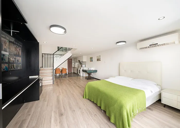 Shanghai Hills & Lotus Home Base Near Necc & Hongqiao Railway Station Suitable For Family&Business