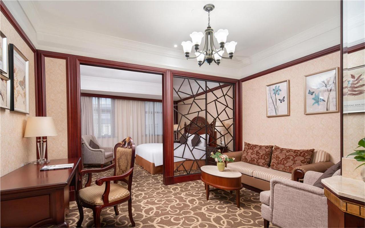 Wyndham Hongqiao-near Necc Hotel