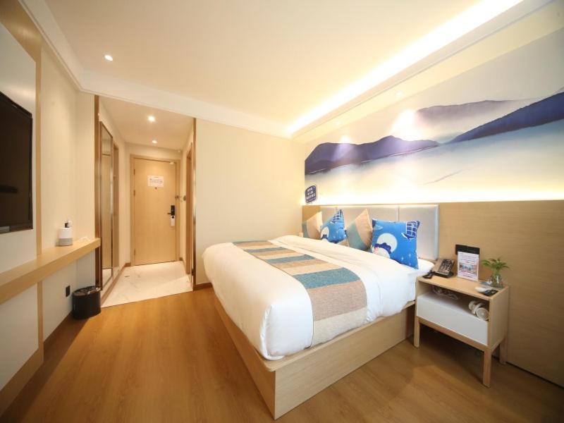 Greentree Zhongshan Hutai Hotel 3*