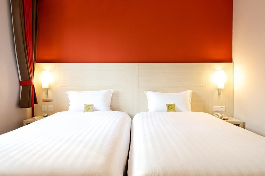 Ibis Jinshajiang Otel Şanghay
