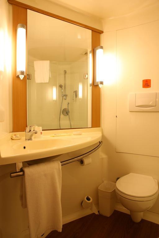Ibis Jinshajiang Otel Şanghay