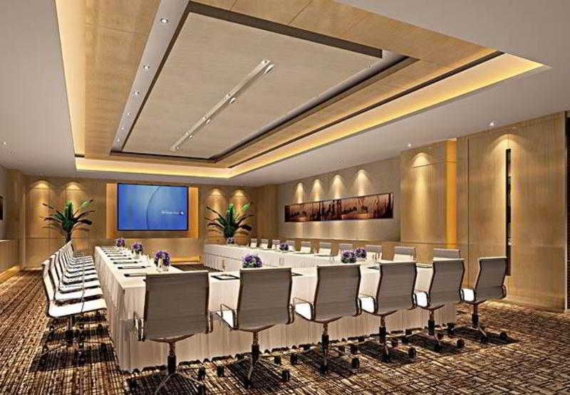 Renaissance Caohejing Hotel 5*