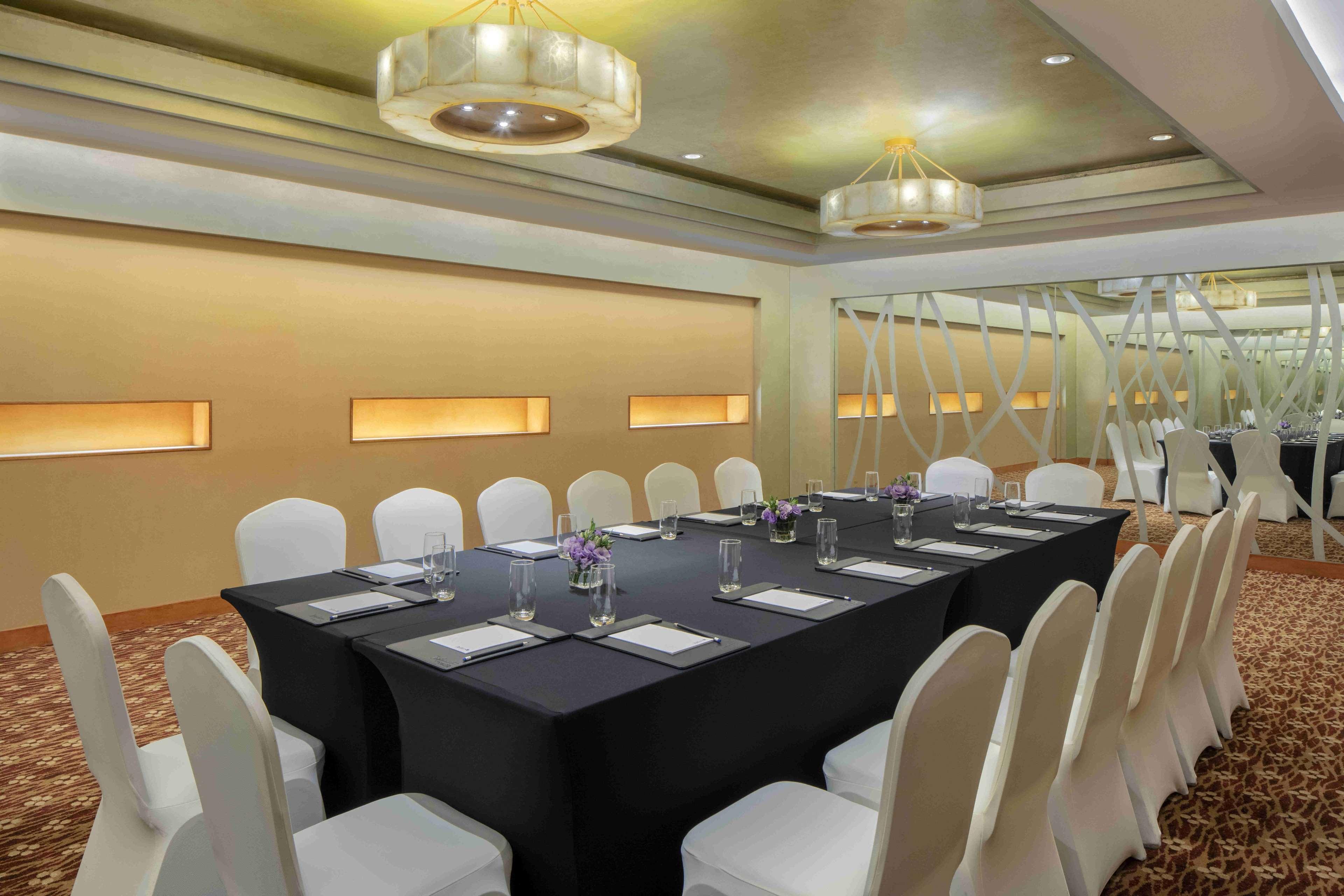 Radisson Blu New World Hotel 5*