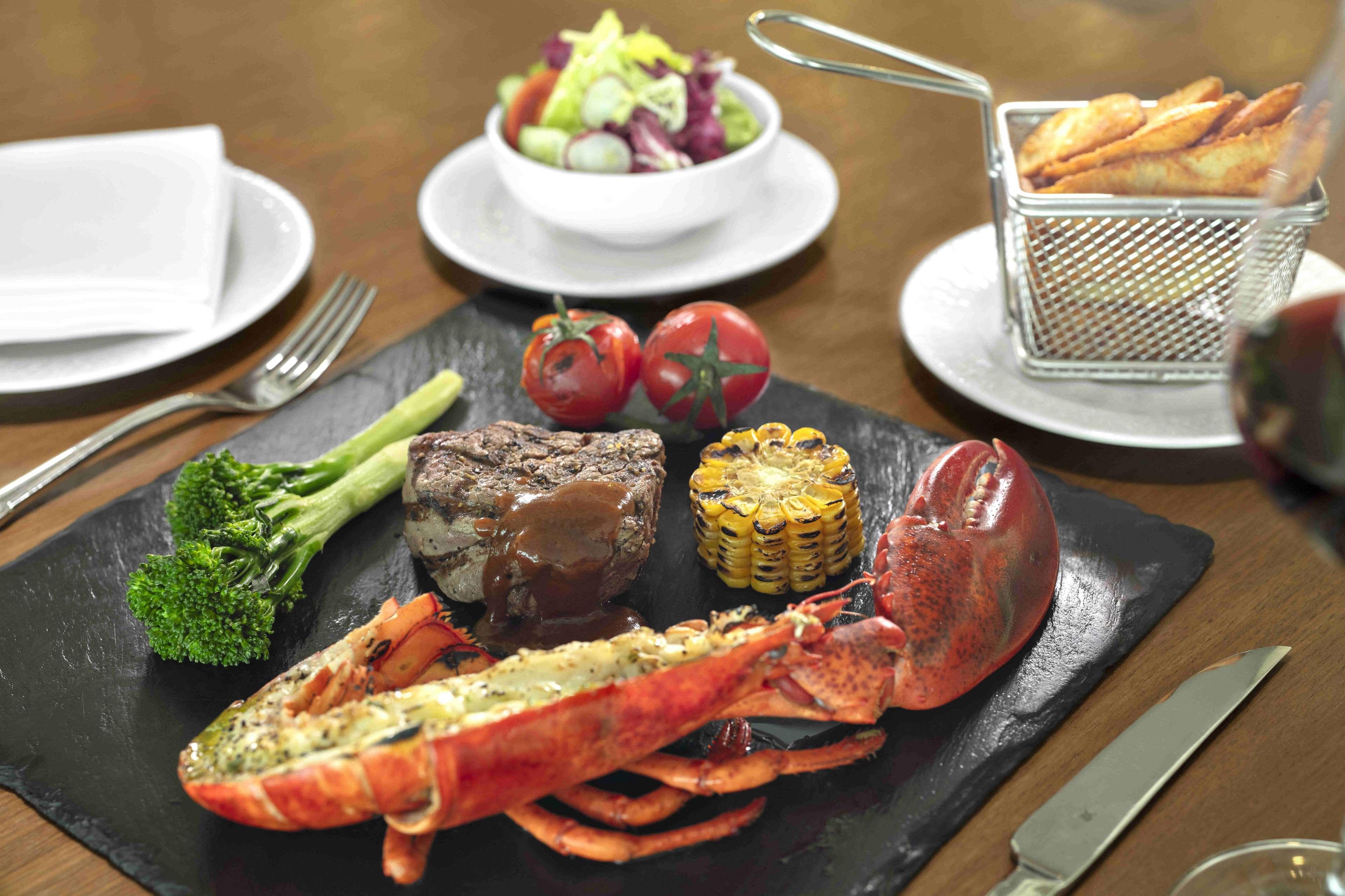 Radisson Blu New World 5*