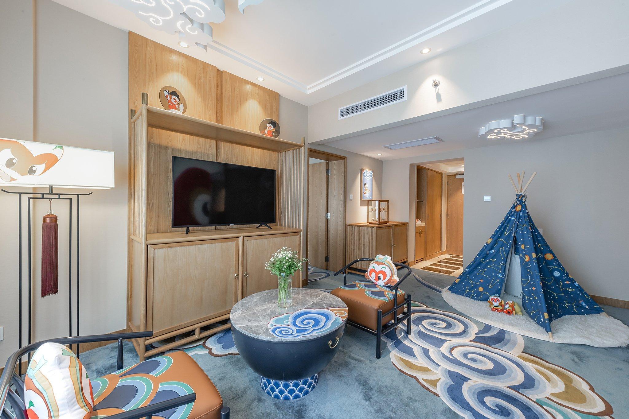 Crowne Plaza By Ihg 5*
