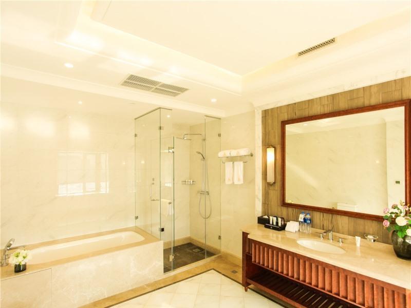 Greentree Eastern Hongqiao Airport Longbai Hotel