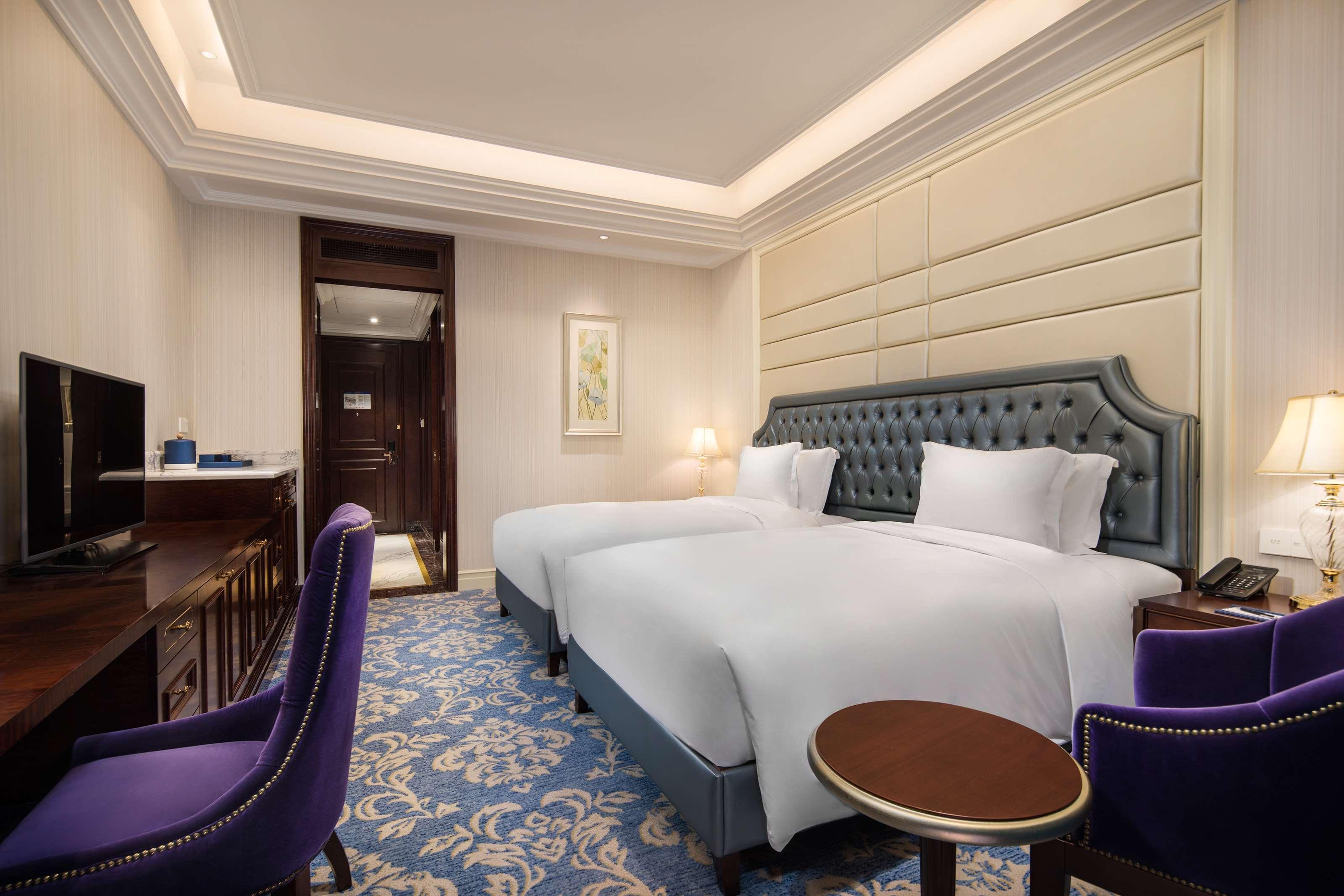 Radisson Blu Forest Manor Hongqiao - Near Necc Hotel