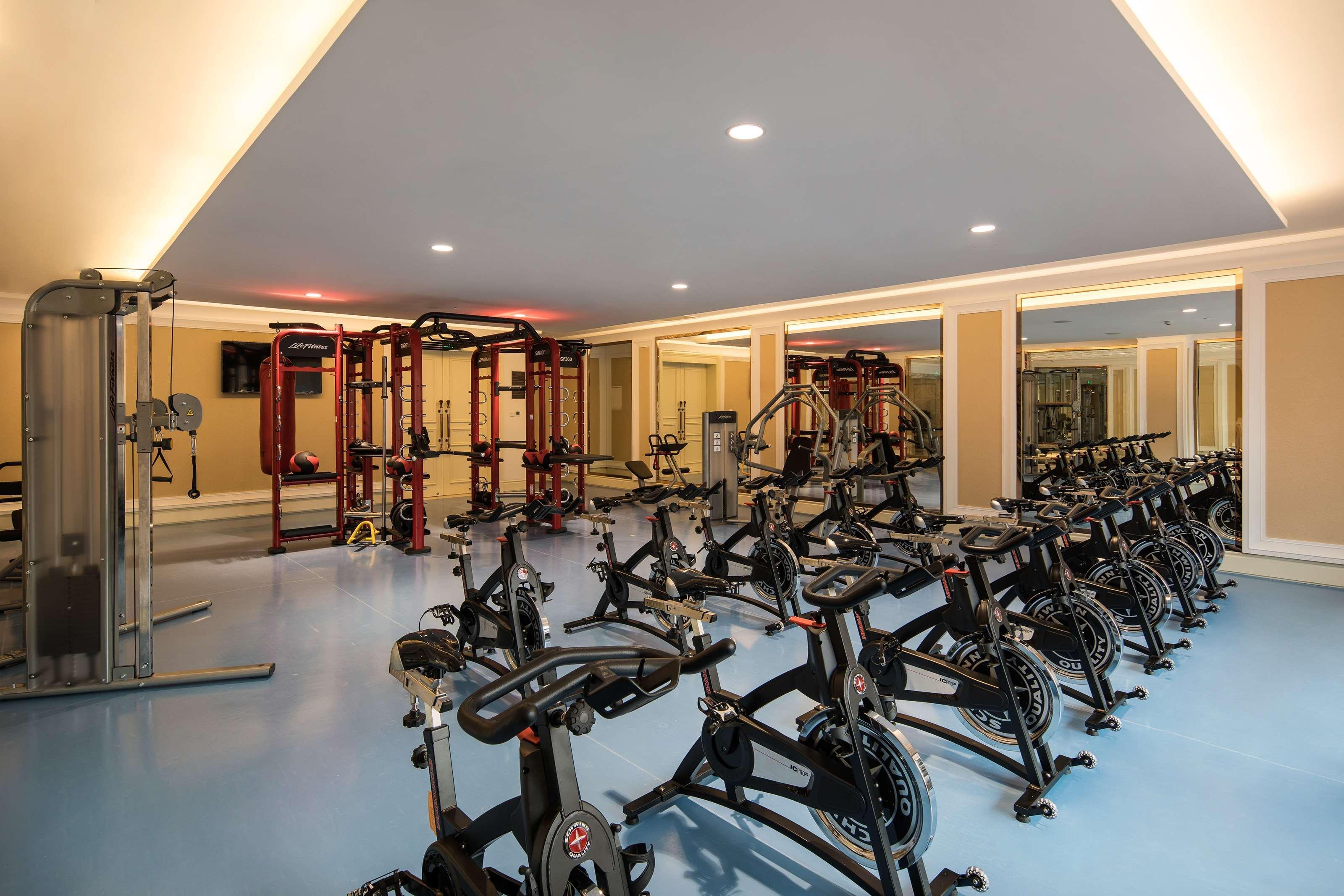 Radisson Blu Forest Manor Hongqiao - Near Necc 5*