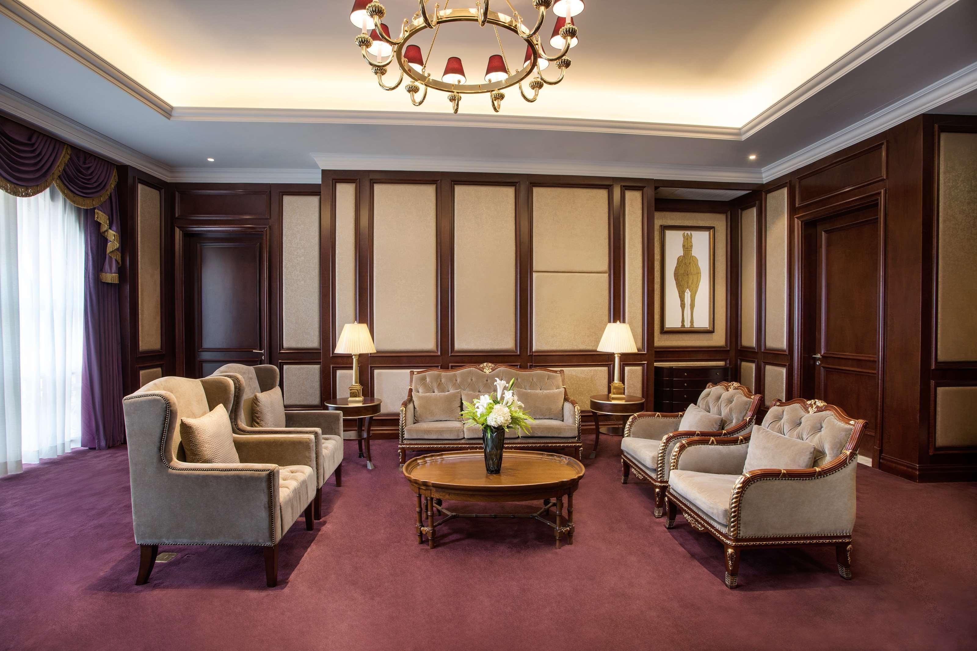 Radisson Blu Forest Manor Hongqiao - Near Necc Shanghai