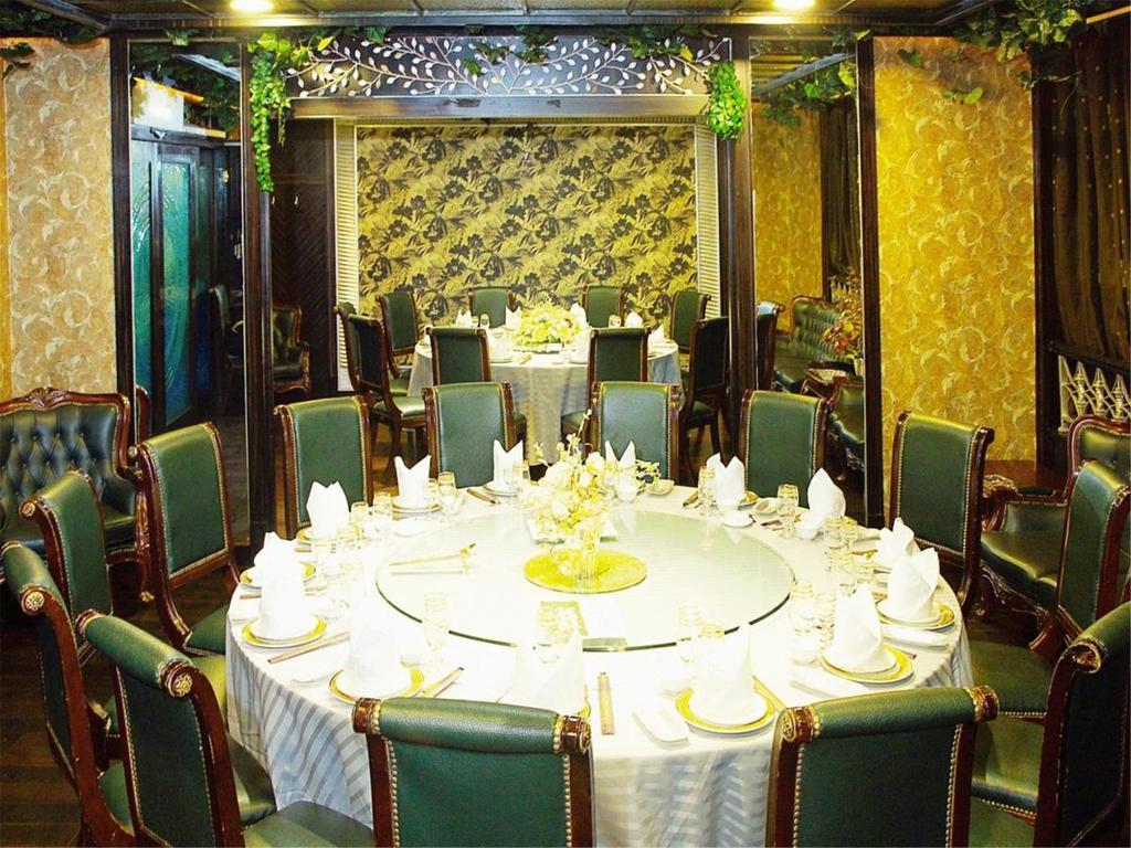 Yun's Paradise Waltz Boutique Shanghai