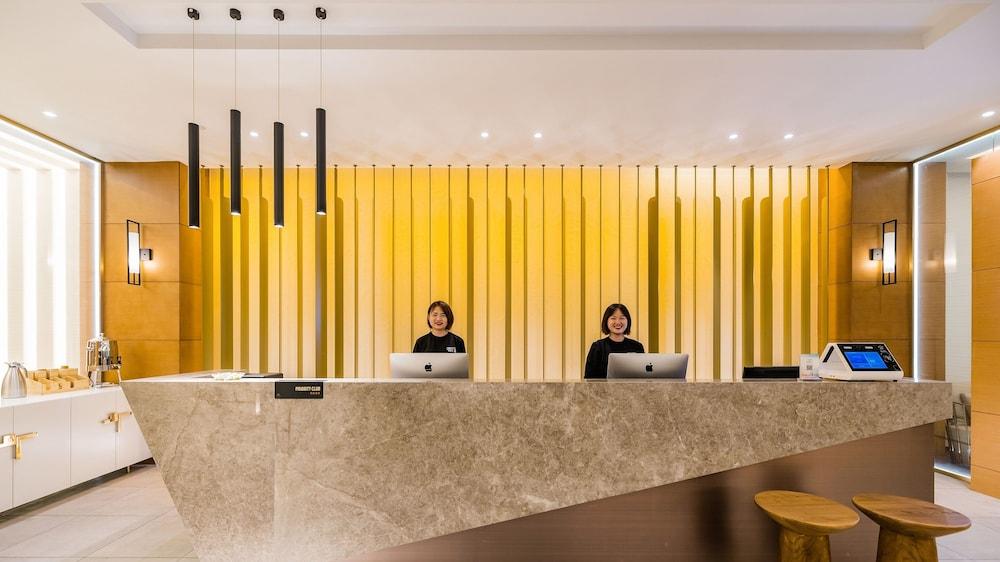 Atour Xujiahui Hotel