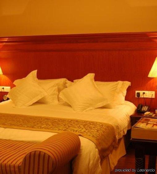 Junius Boutique 3* Shanghai