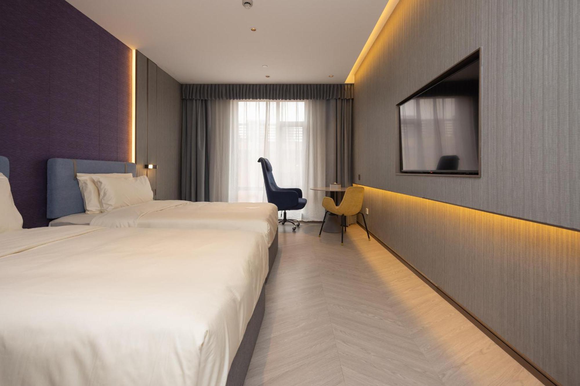 Atour X Hongqiao National Exhibition Qibao Old Street Hotel 3*