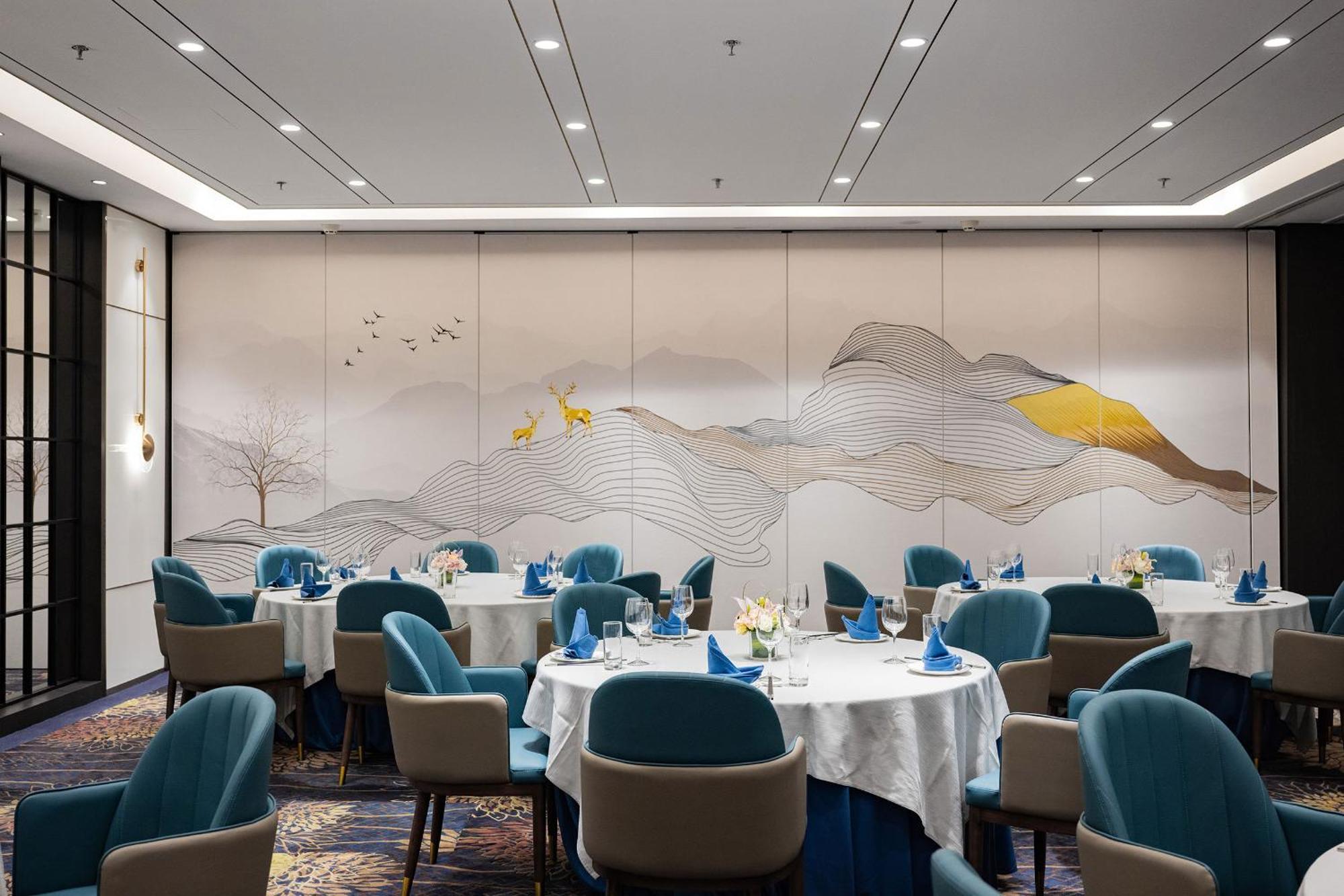 Crowne Plaza By Ihg Hotel