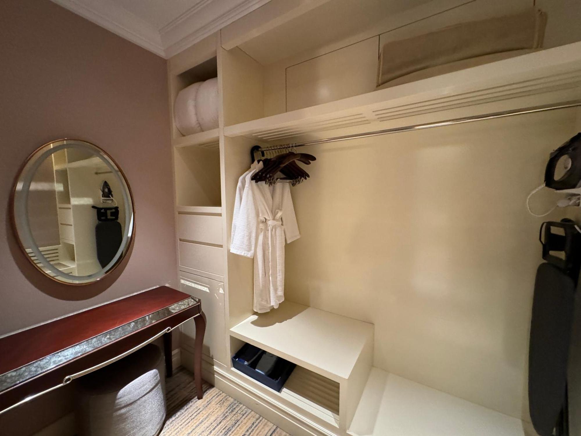 Radisson Blu Forest Manor Hongqiao - Near Necc Hotel Shanghai