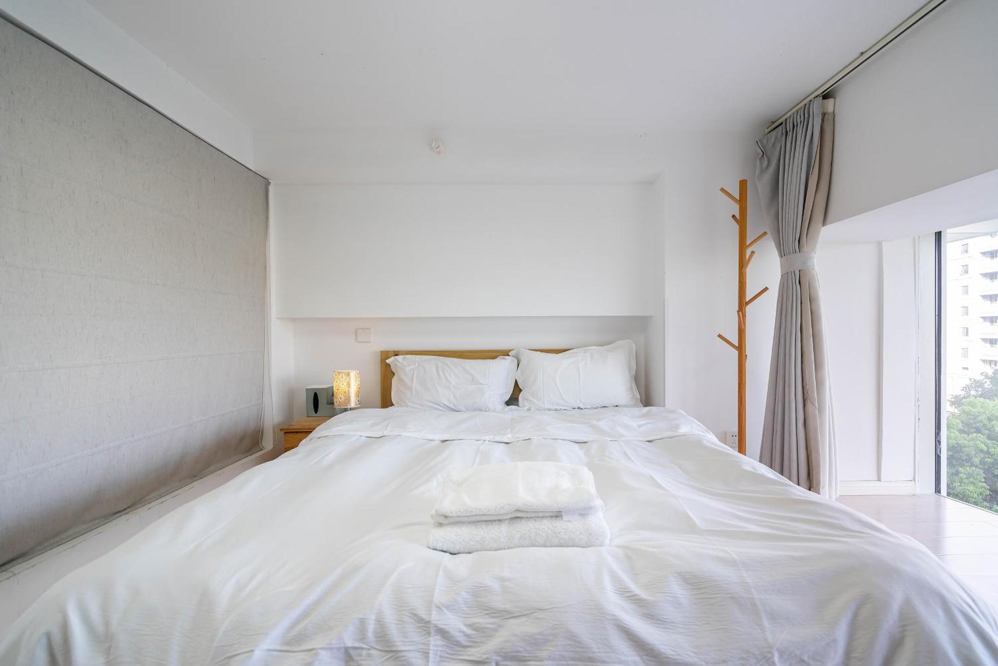 Hills & Lotus Base Near Necc & Hongqiao Railway Station Suitable For Family&business Shanghai