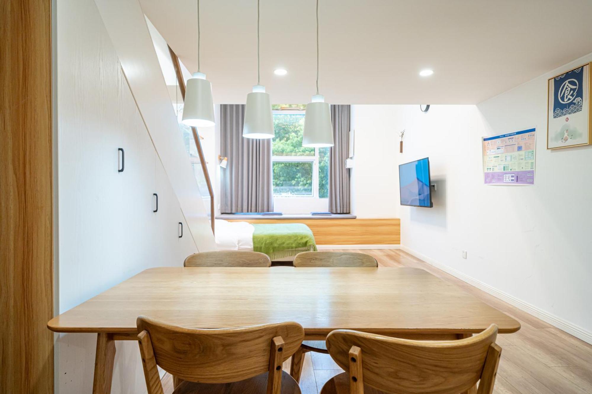 Apartment Hills & Lotus Base Near Necc & Hongqiao Railway Station Suitable For Family&business Shanghai