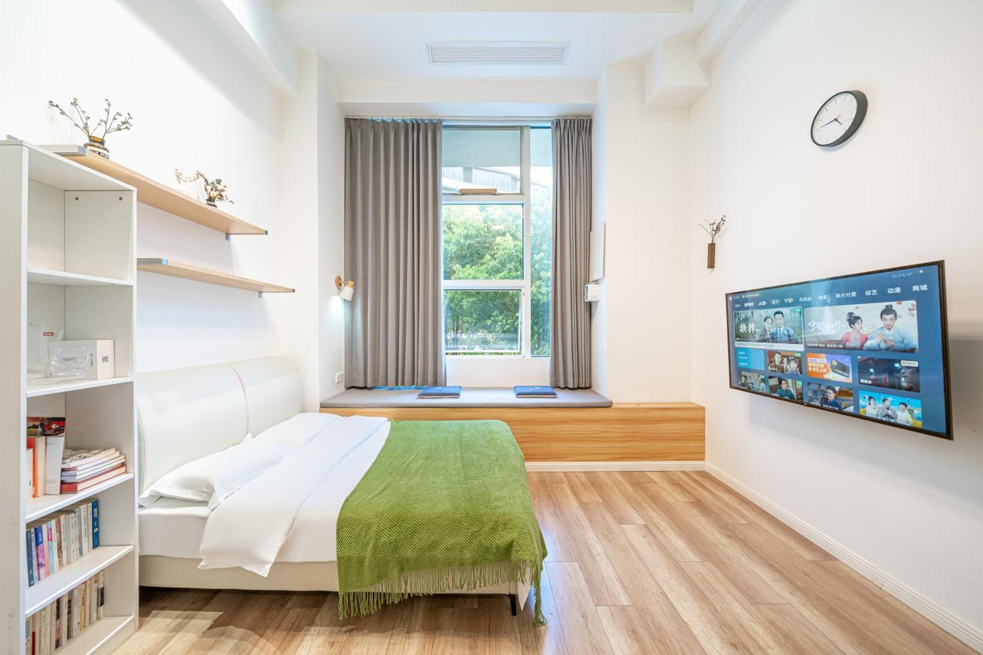 Hills & Lotus Base Near Necc & Hongqiao Railway Station Suitable For Family&business Apartment Shanghai