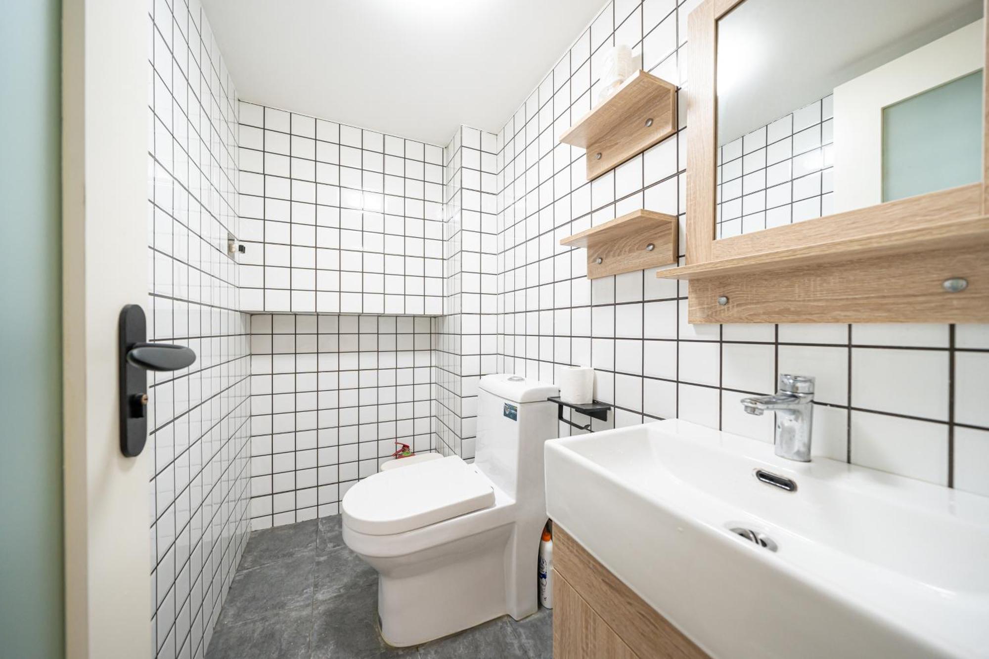 Apartment Hills & Lotus Base Near Necc & Hongqiao Railway Station Suitable For Family&business