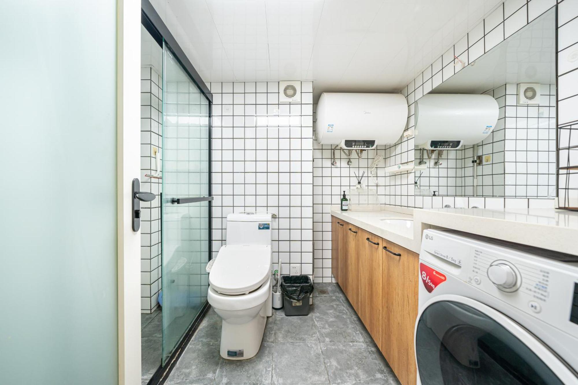 Hills & Lotus Base Near Necc & Hongqiao Railway Station Suitable For Family&business Shanghai