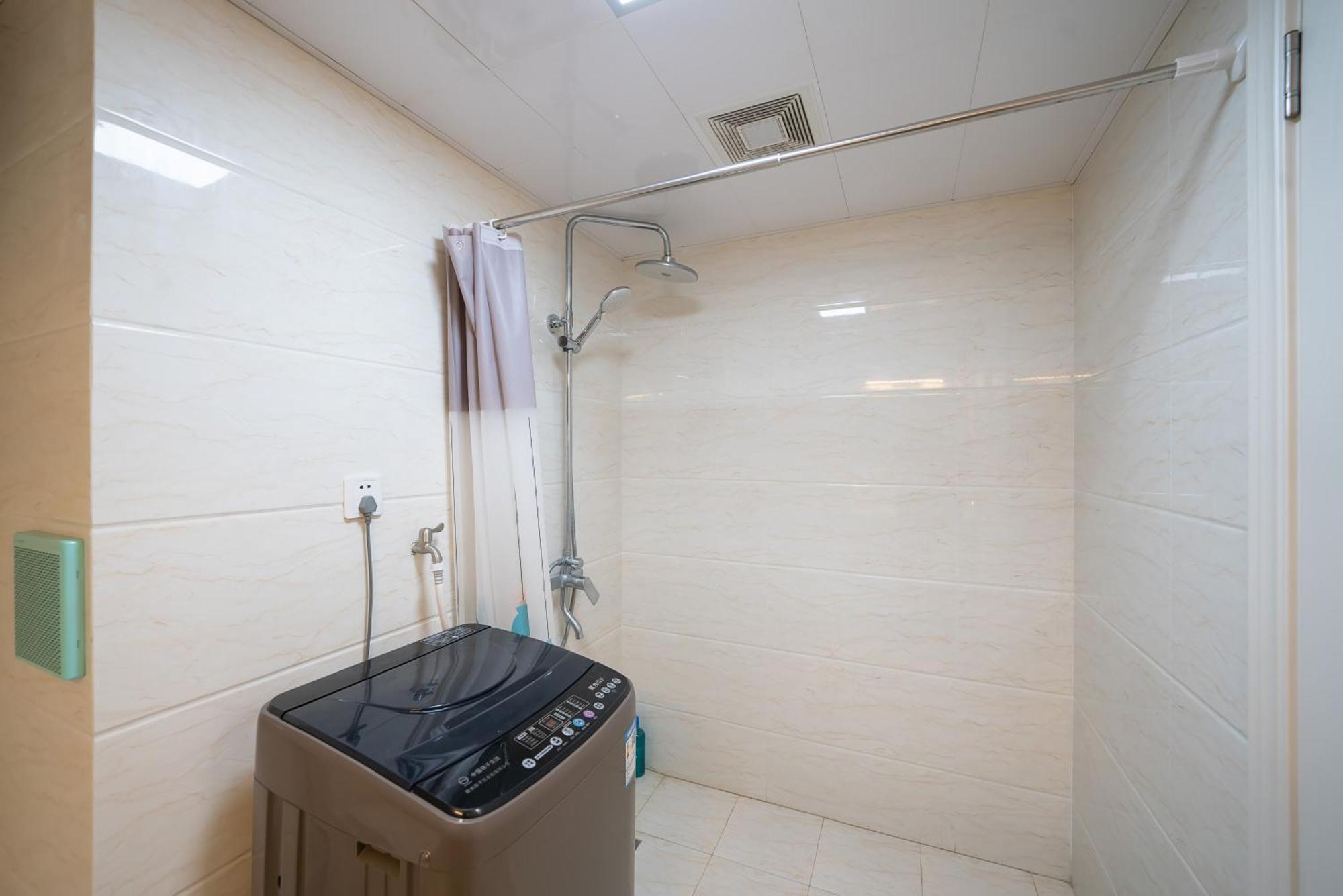 Apartment Hills & Lotus Base Near Necc & Hongqiao Railway Station Suitable For Family&business *