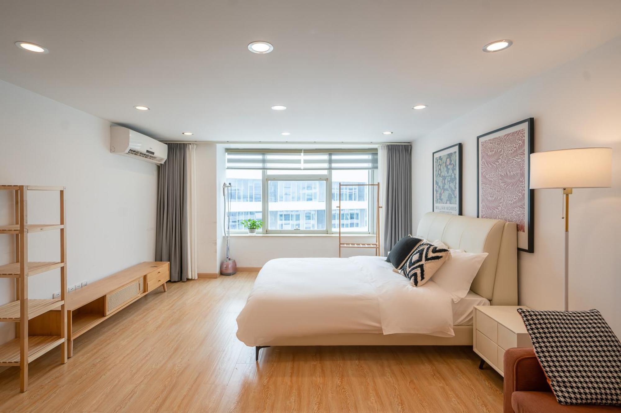 Hills & Lotus Base Near Necc & Hongqiao Railway Station Suitable For Family&business *