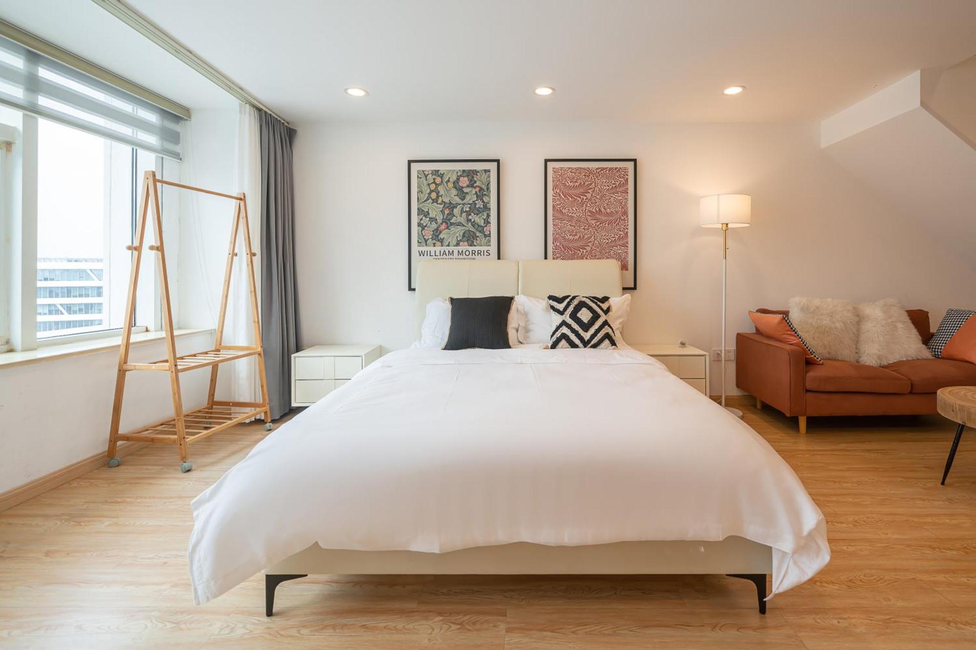 Hills & Lotus Base Near Necc & Hongqiao Railway Station Suitable For Family&business Apartment Shanghai