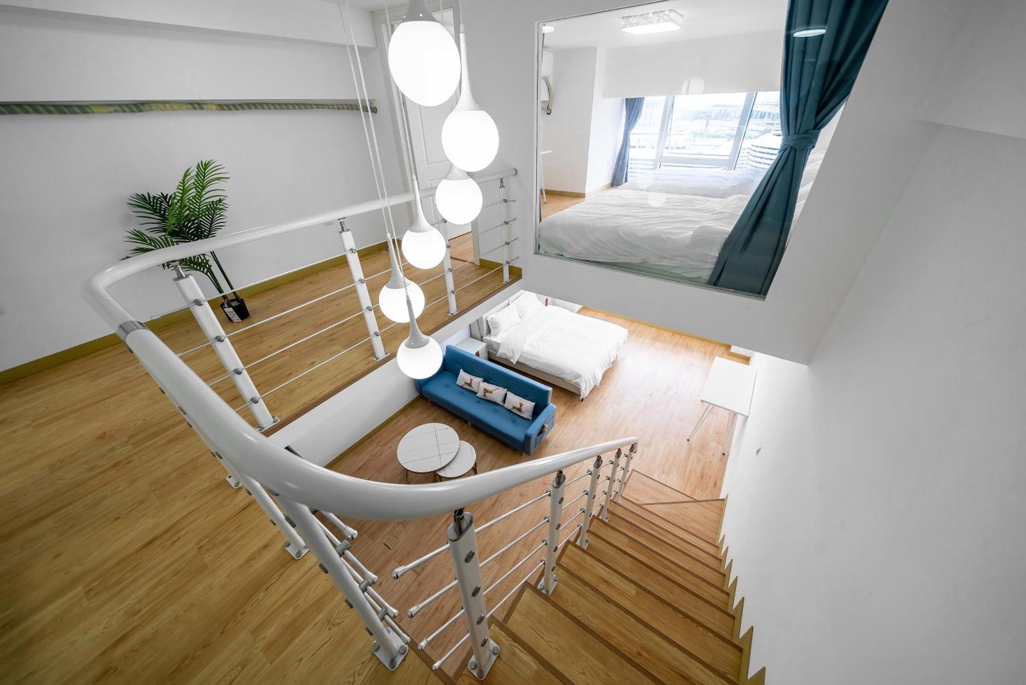 Apartment Hills & Lotus Base Near Necc & Hongqiao Railway Station Suitable For Family&business