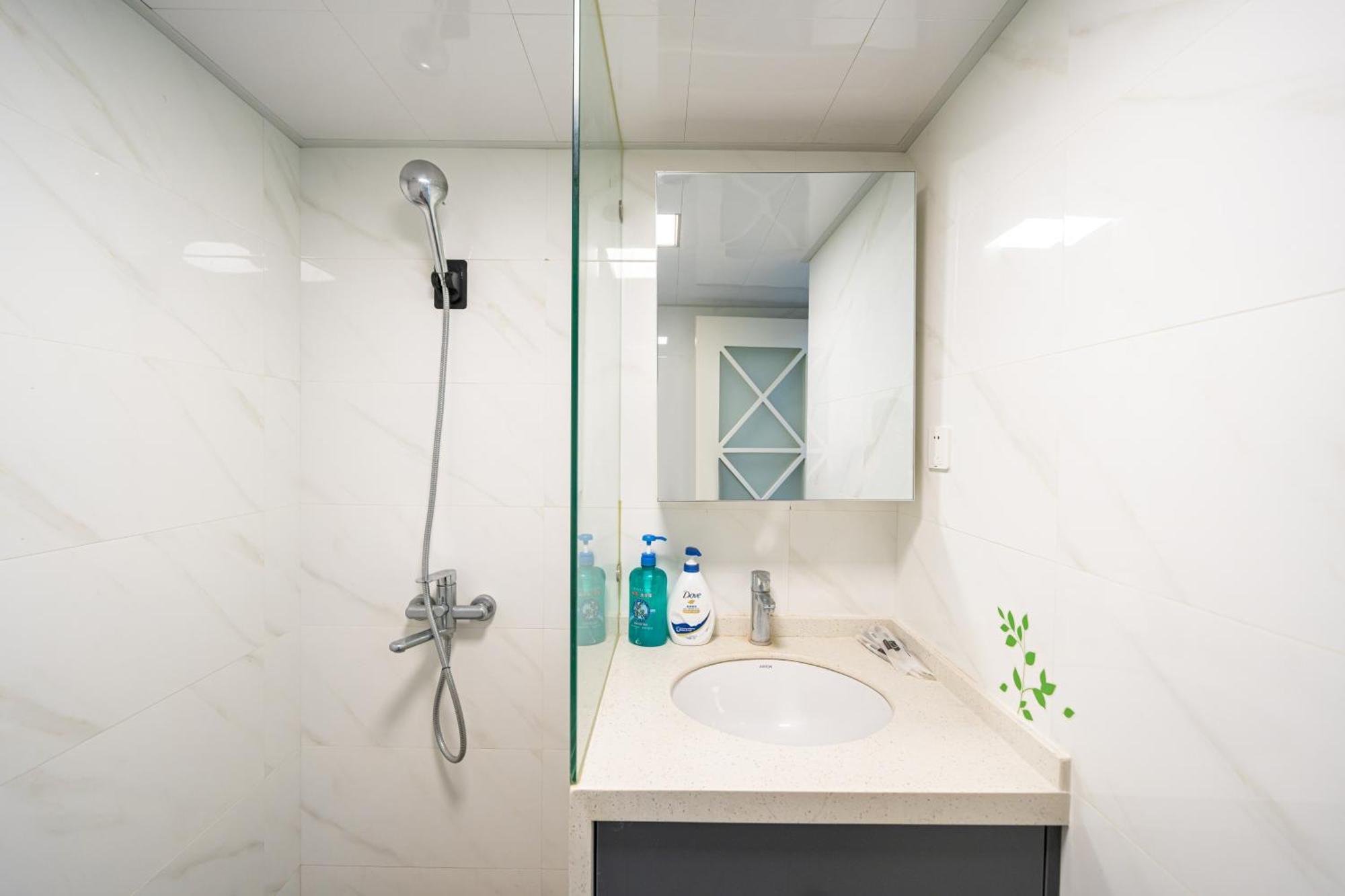 Hills & Lotus Base Near Necc & Hongqiao Railway Station Suitable For Family&business * Shanghai