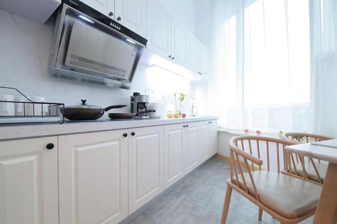Apartment Hills & Lotus Base Near Necc & Hongqiao Railway Station Suitable For Family&business *