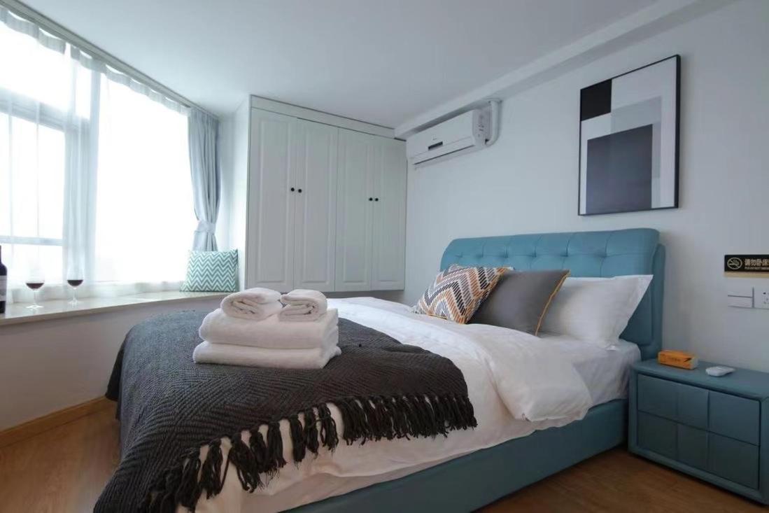 Apartment Hills & Lotus Base Near Necc & Hongqiao Railway Station Suitable For Family&business Shanghai