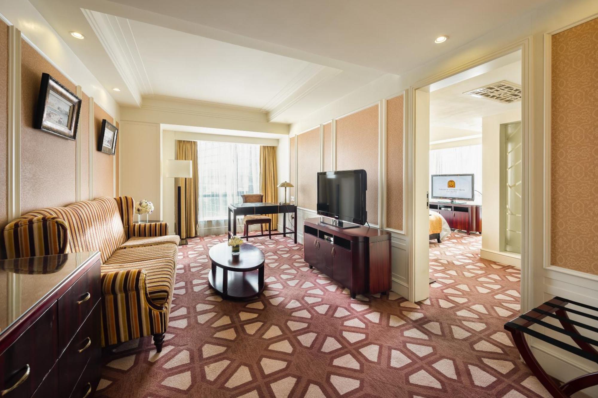 Paramount Gallery Hotel 5*