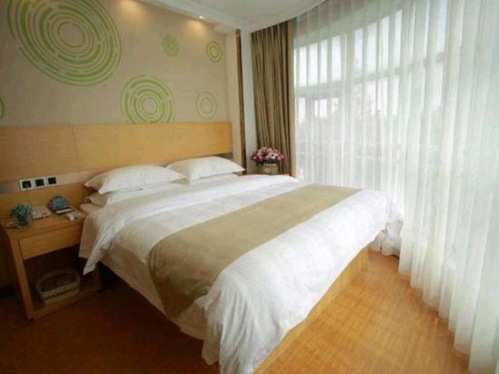 Hotel Greentree National Convention And Exhibition Center Huaxiang Road 3*