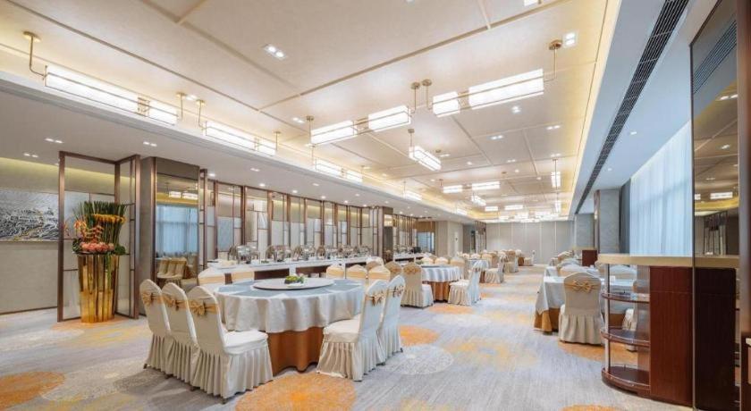 Cypress Garden Hotel