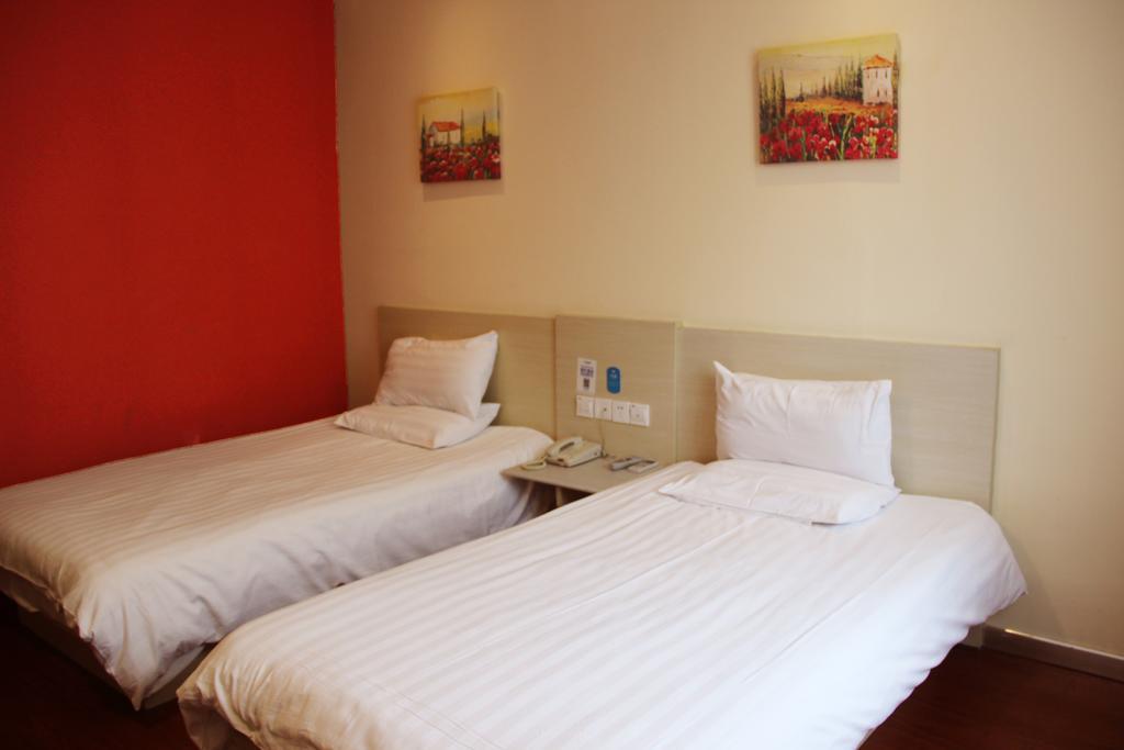 Hotel Hanting Express Stadium West 2*