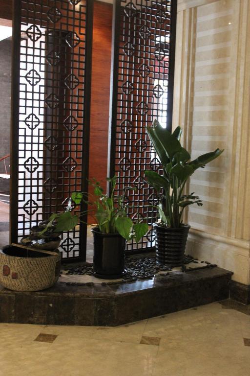 Hotel Vienna Hongqiao Airport Caobao Road 4*