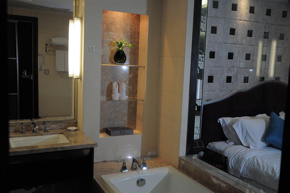 Yun's Paradise Waltz Boutique Hotel 4*
