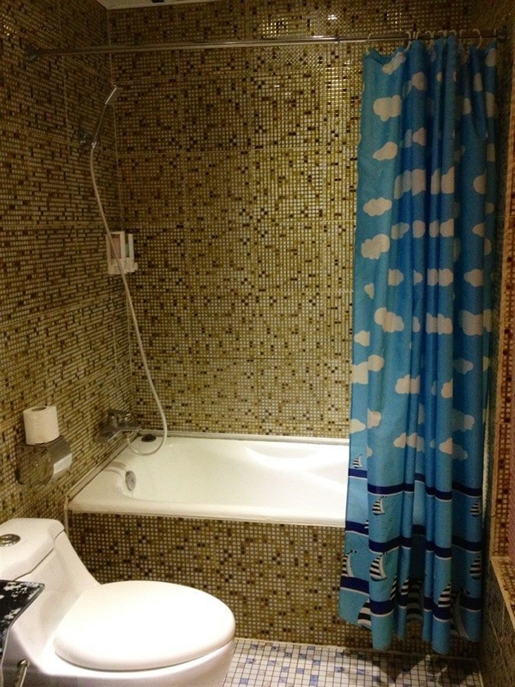 Jiujiu Hotel 3*