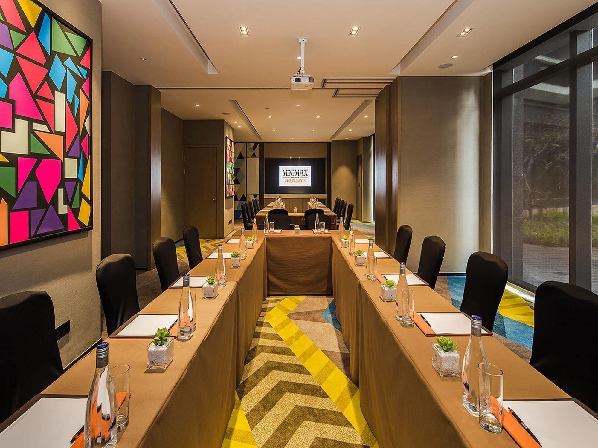 Minimax Premier Hongqiao Hotel