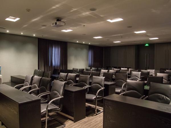 Jinjiang Hongqiao Hinge Qixin Road Otel 3*