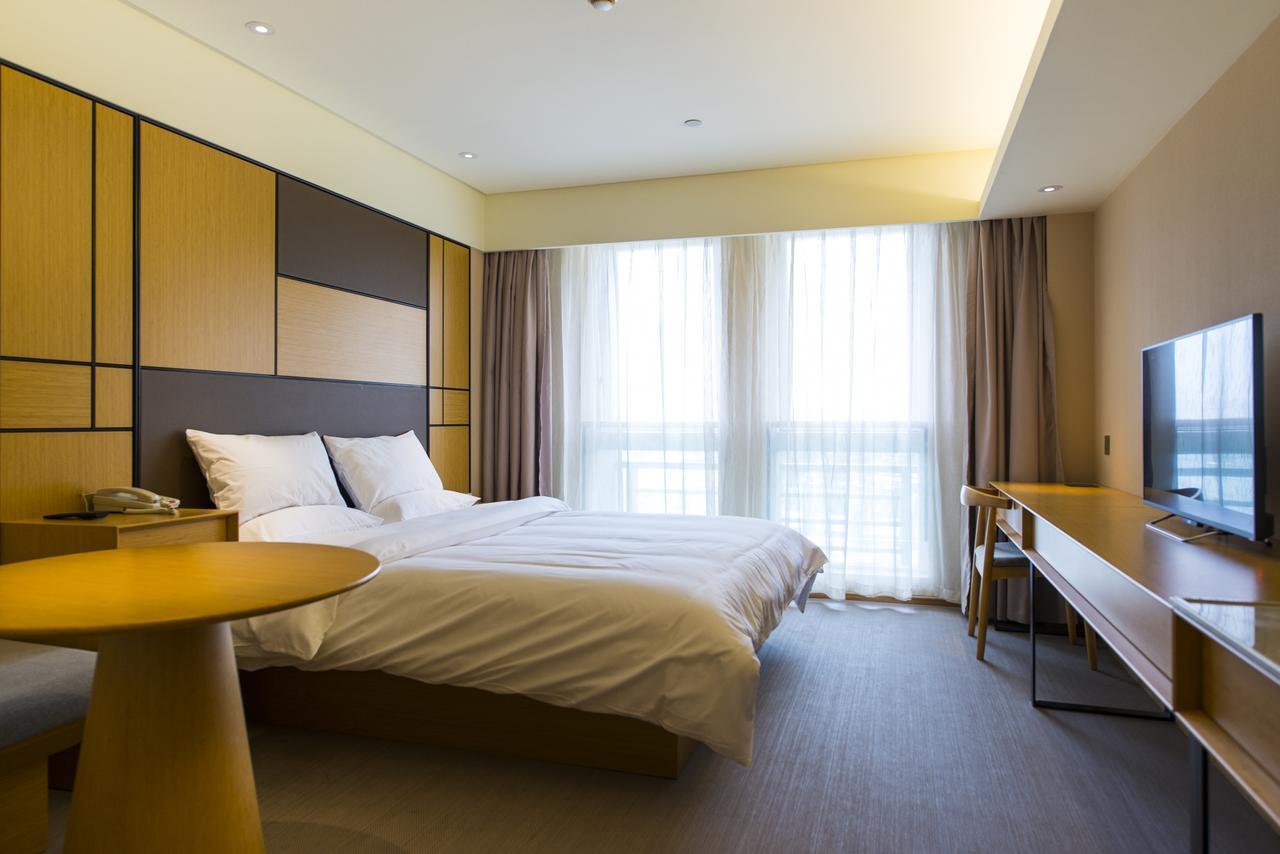 Ji Jiangqiao Wanda Plaza 3*