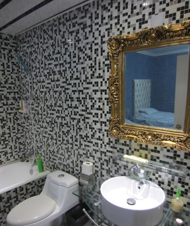 Jiujiu Hotel 3*