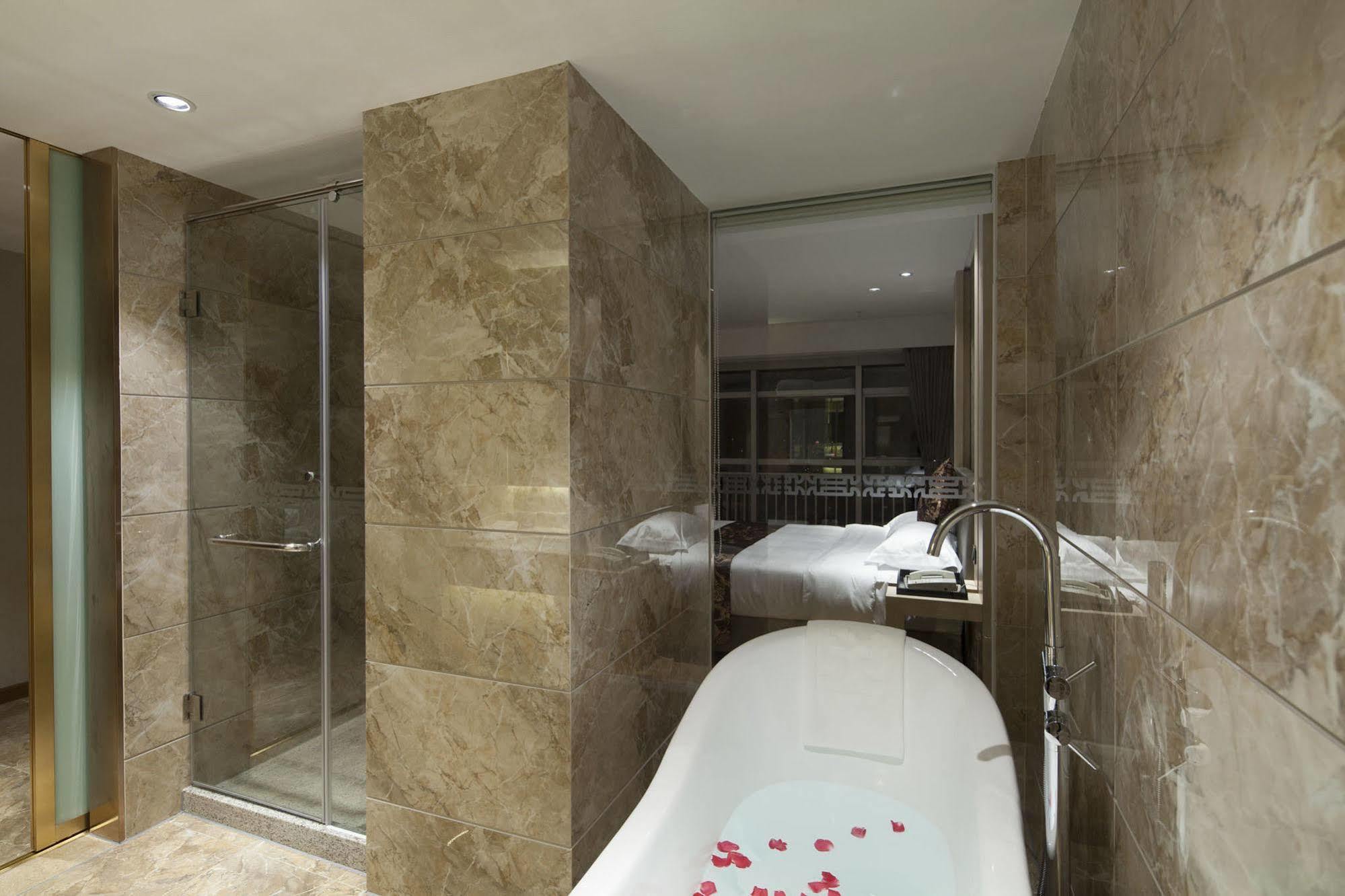 Khách sạn Kingtown Hongkou 4*