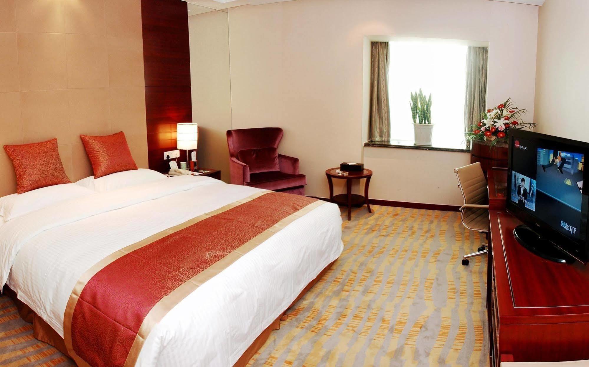 Khách sạn Jiangsu 4*