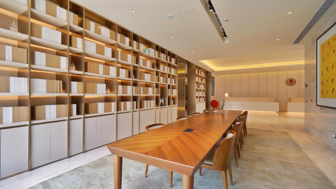 Ji Hongqiao National Convention And Exhibition Center Huaxiang Road