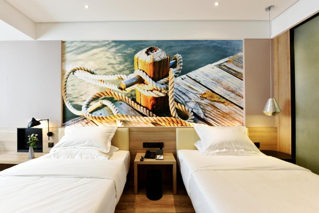 Urban Rosa Cafe&inn Hotel