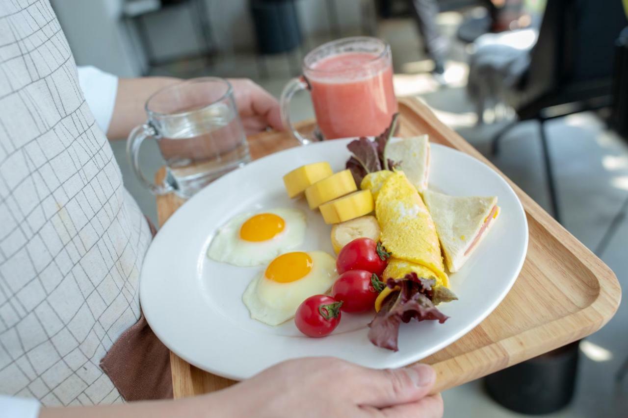 Urban Rosa Cafe&inn Hotel