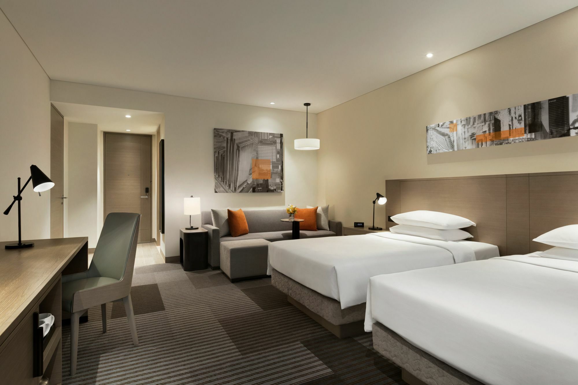 Hyatt Place Tianshan Plaza 4*
